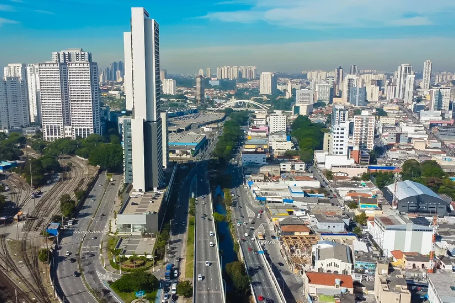 Imagem: Osasco avança em gestão energética e prepara 41 unidades para o Mercado Livre de Energia. Publicada no portal A+.