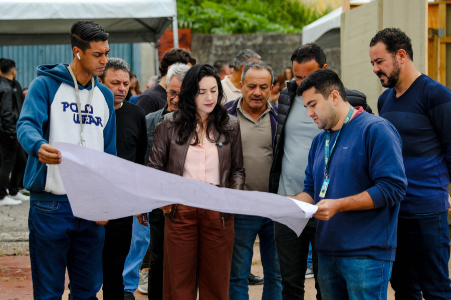 Imagem: Ferraz inicia construção de escola infantil no Jardim Anchieta com investimento de R$ 2,3 milhões. Publicada no portal A+.