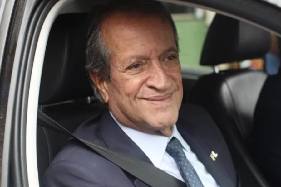 Imagem: Valdemar Costa Neto critica carta de Flávio durante visita a Jair Bolsonaro. Publicada no portal A+.