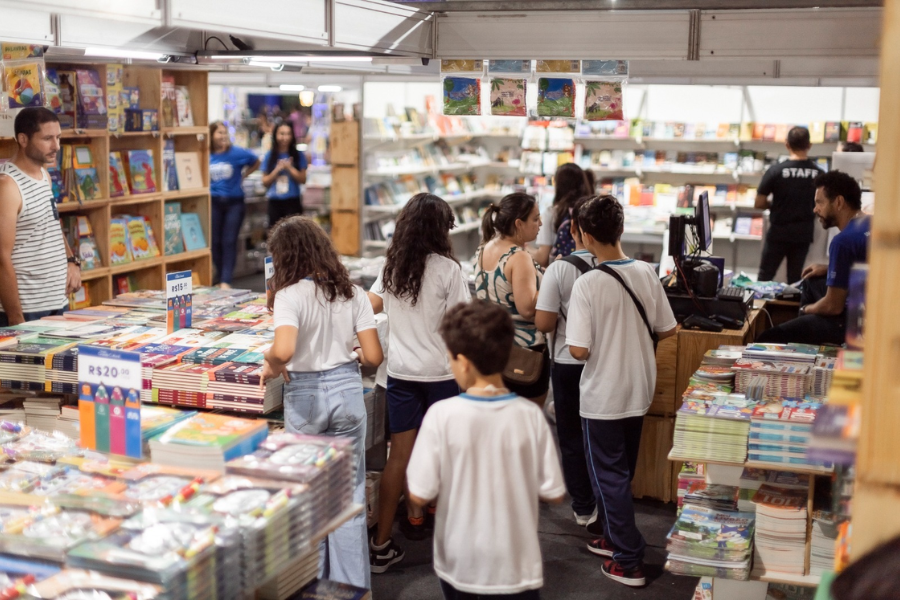 Imagem: 4ª Bienal do Livro de Guarulhos abre inscrições para visitação de escolas estaduais e particulares. Publicada no portal A+.